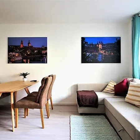 & Lovely - For Up To 6 Persons Apartment