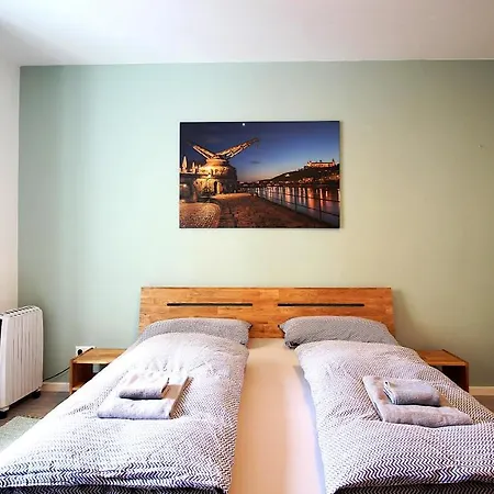 & Lovely - For Up To 6 Persons Apartment